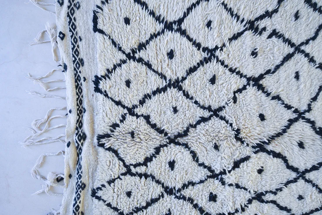 AZILAL. 11'9"x4'7" Vintage Moroccan Rug. Wool Beni Ourain Carpet. Modern Design.