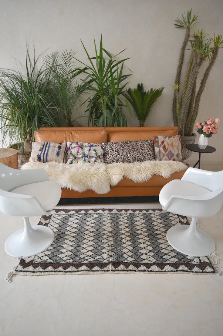 AZILAL. 5'1"x3' Vintage Moroccan Rug. Wool Boucherouite Carpet. Modern Design.