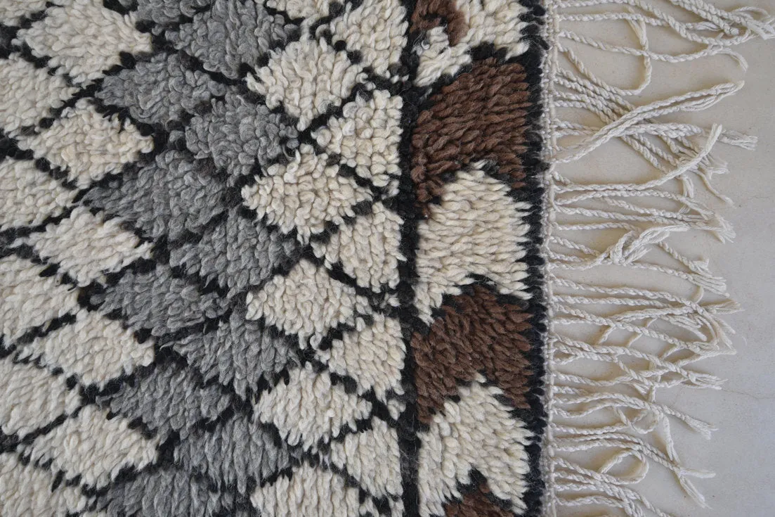 AZILAL. 5'1"x3' Vintage Moroccan Rug. Wool Boucherouite Carpet. Modern Design.