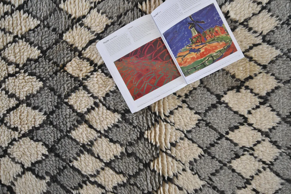 AZILAL. 5'1"x3' Vintage Moroccan Rug. Wool Boucherouite Carpet. Modern Design.