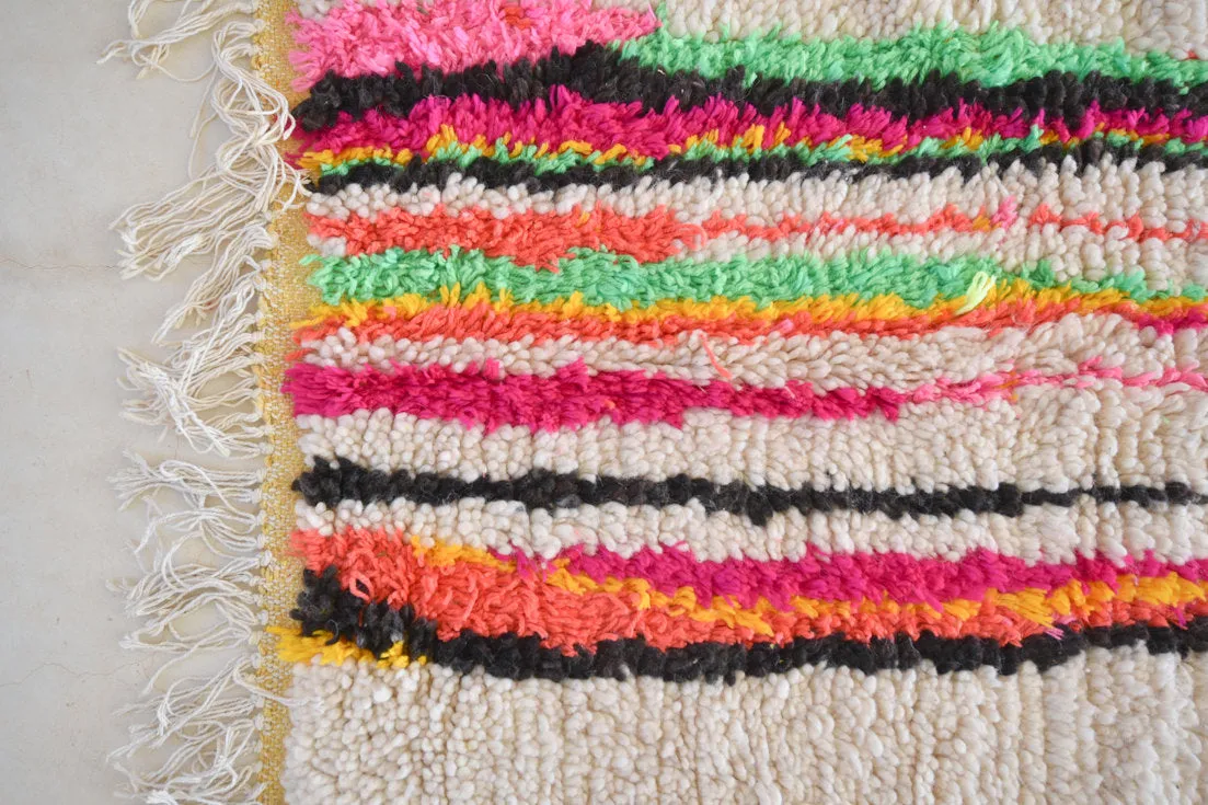 AZILAL. 6'x4'2'' Vintage Moroccan Rug. Wool Boucherouite Carpet. Modern Design.
