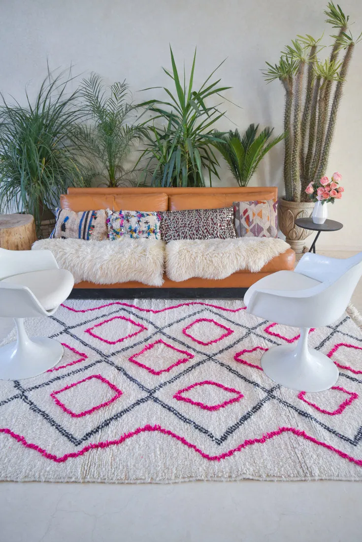 AZILAL. 7'7"x5'Vintage Moroccan Rug. Wool Beni Ourain Carpet. Modern Design.