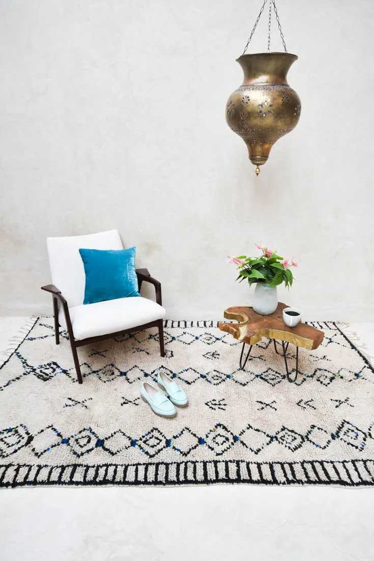 AZILAL. 7'9''X4'11" Vintage Moroccan Rug. Wool Boucherouite Carpet. Modern Design.
