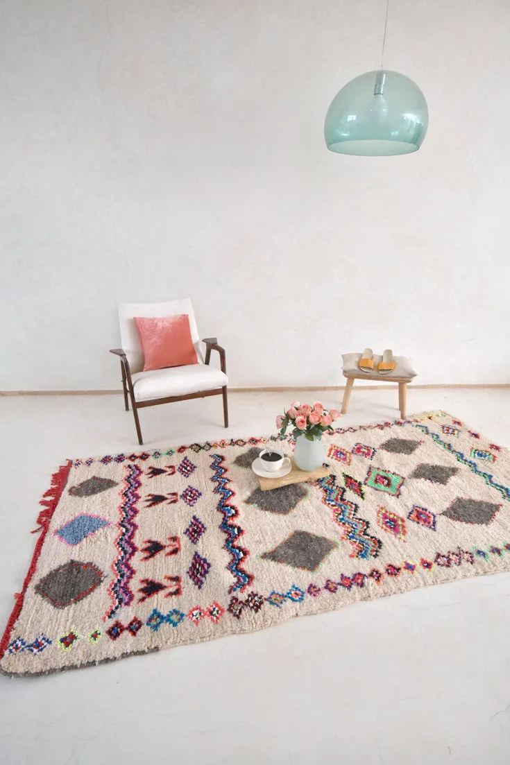 AZILAL. 8'3"x4'1" Vintage Moroccan Rug. Wool Boucherouite Carpet. Modern Design.