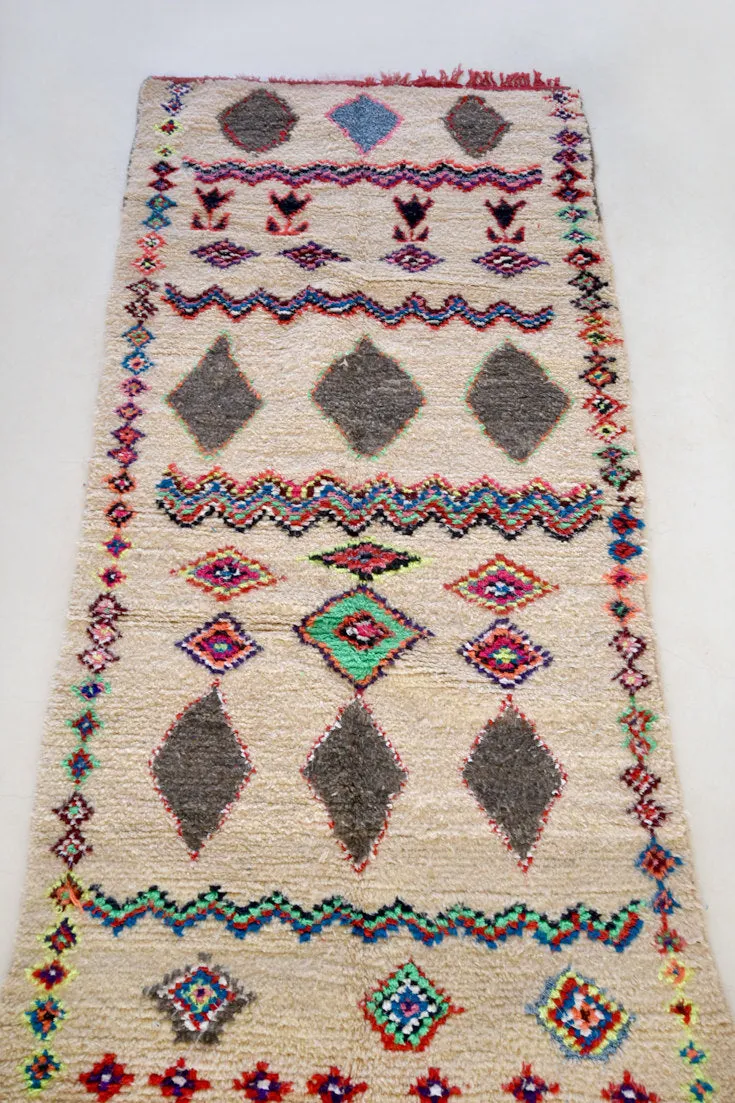 AZILAL. 8'3"x4'1" Vintage Moroccan Rug. Wool Boucherouite Carpet. Modern Design.