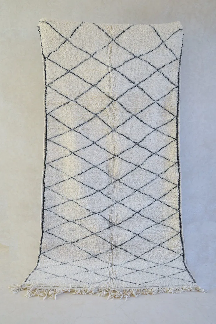 AZILAL. 9'11"x4'11"Vintage Moroccan Rug. Wool Boucherouite Carpet. Modern Design.