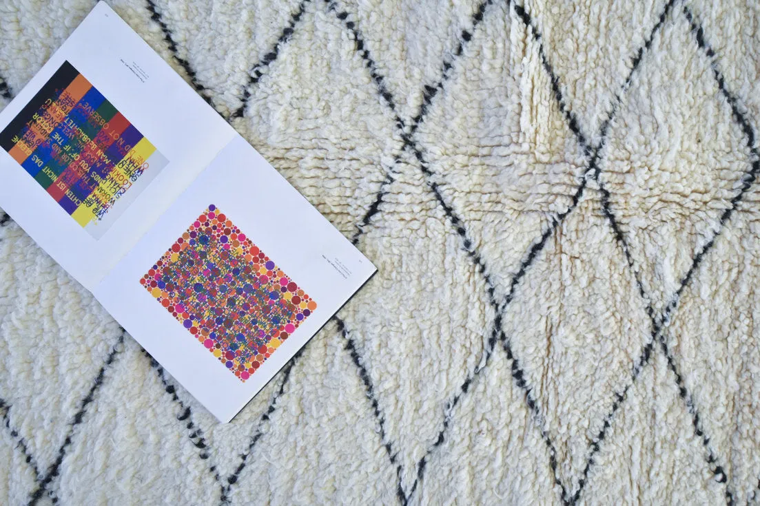 AZILAL. 9'11"x4'11"Vintage Moroccan Rug. Wool Boucherouite Carpet. Modern Design.