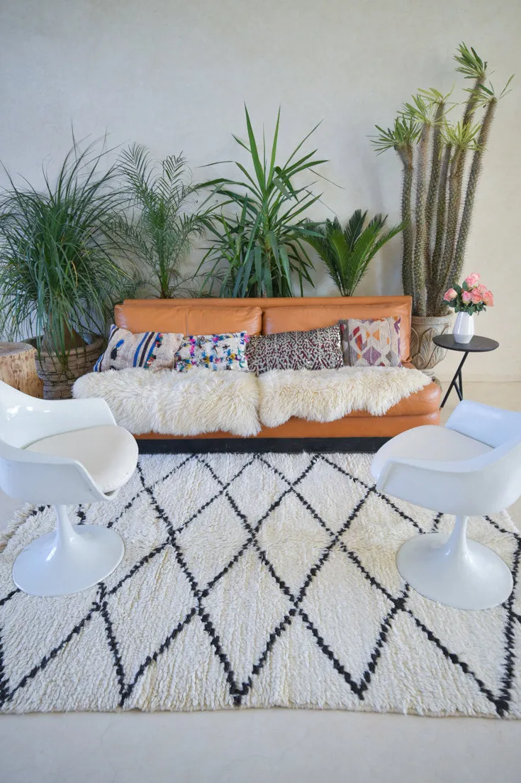 AZILAL. 9'11"x4'11"Vintage Moroccan Rug. Wool Boucherouite Carpet. Modern Design.