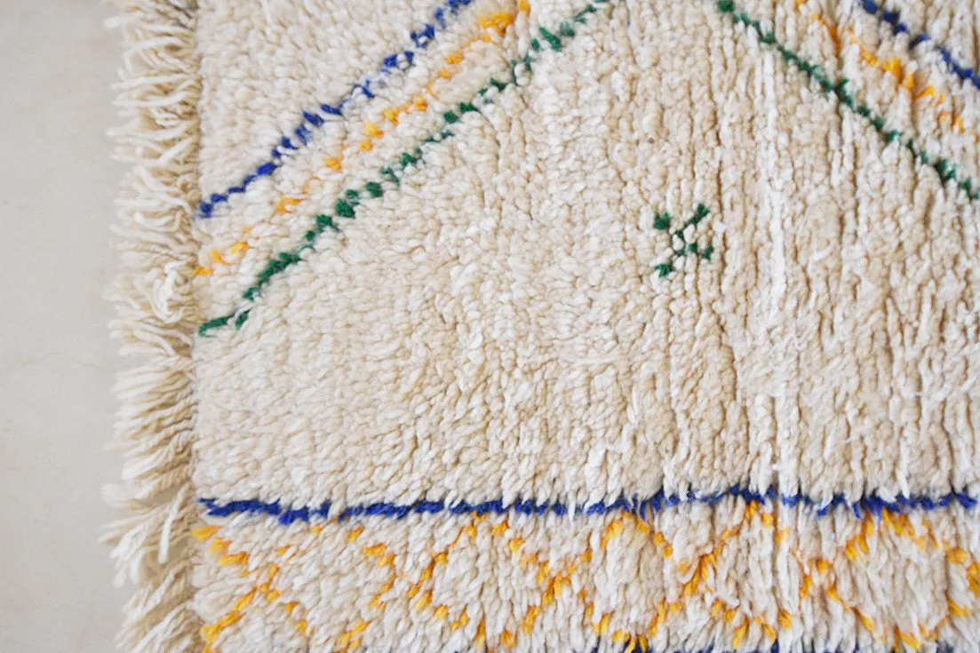 AZILAL. 9'4''x2'10'' Vintage Moroccan Runner Rug. Modern Design.