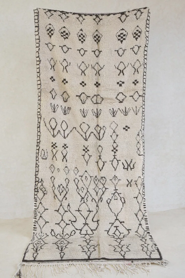 AZILAL. 9'9"x4'Vintage Moroccan Rug. Wool Boucherouite Carpet. Modern Design.