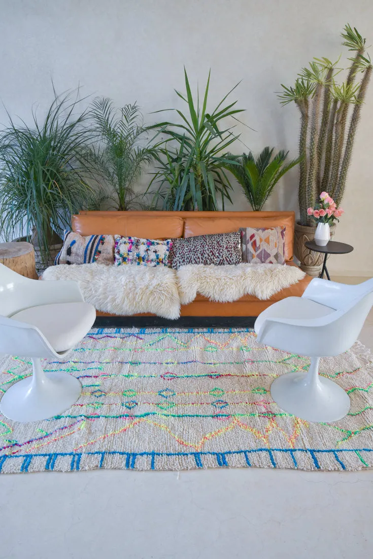 Azilal . Vintage Moroccan Rug. Wool Boucherouite Carpet. Modern Design.