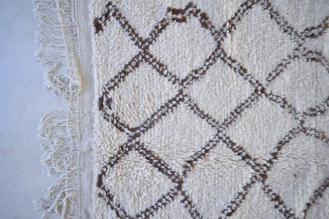 Azilal . Vintage Moroccan Rug. Wool Boucherouite Carpet. Modern Design.