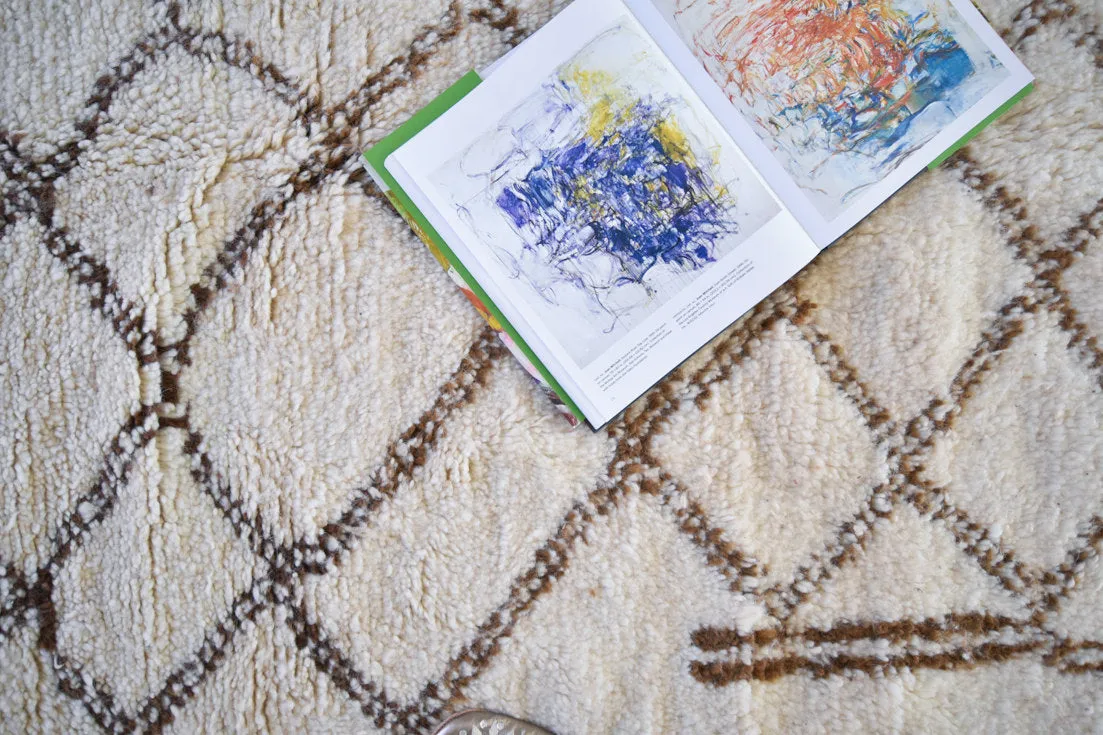Azilal . Vintage Moroccan Rug. Wool Boucherouite Carpet. Modern Design.