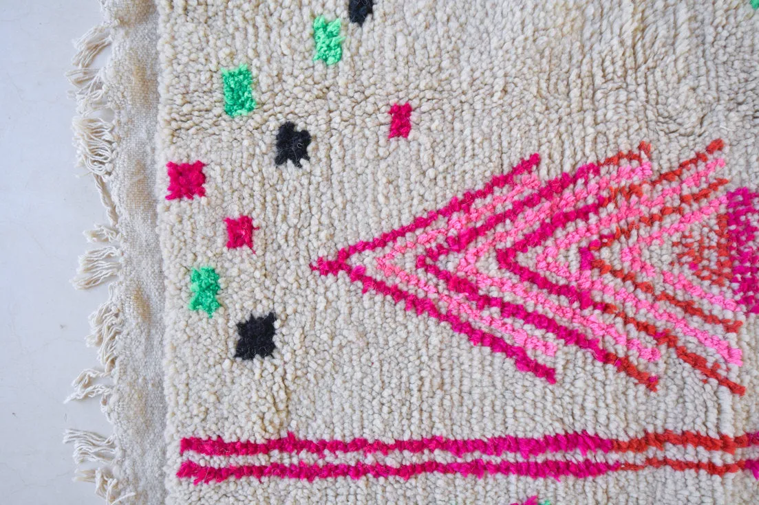 Azilal . Vintage Moroccan Rug. Wool Boucherouite Carpet. Modern Design.