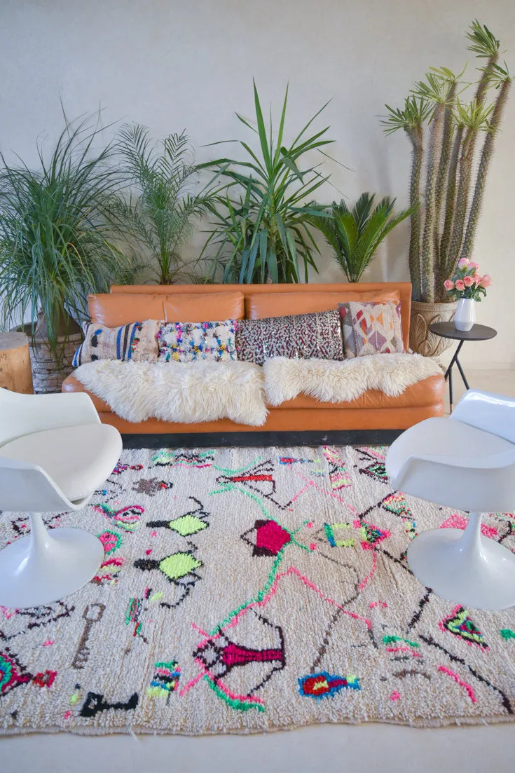 Azilal . Vintage Moroccan Rug. Wool Boucherouite Carpet. Modern Design.