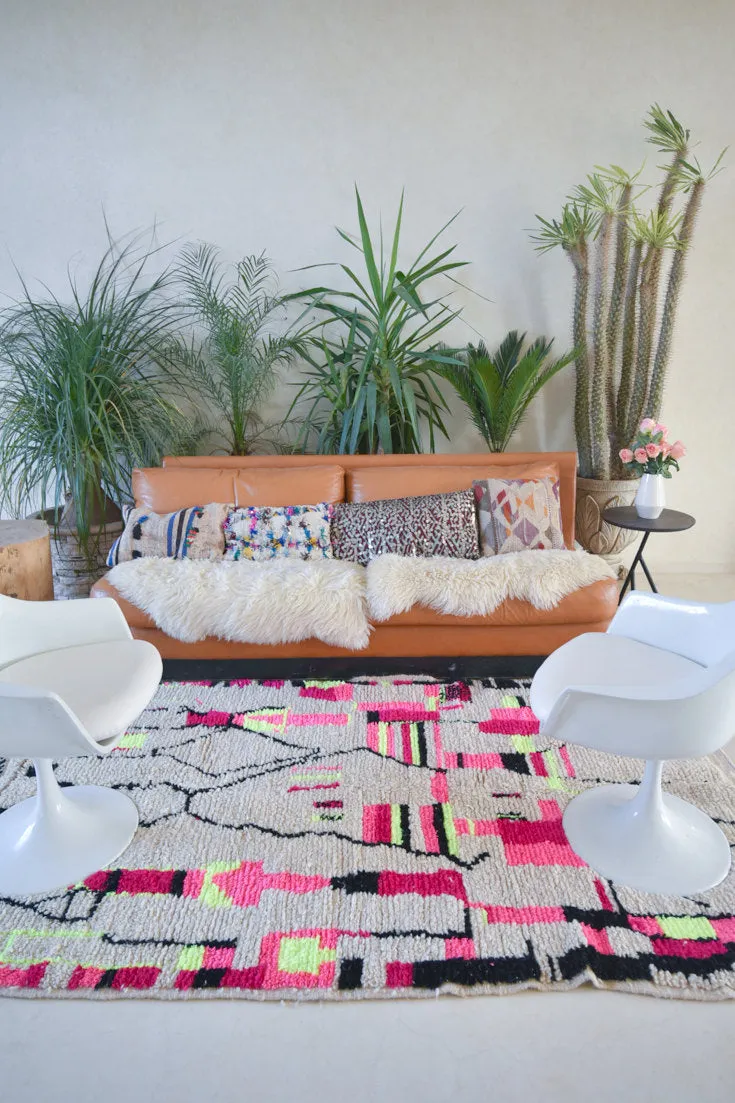 Azilal . Vintage Moroccan Rug. Wool Boucherouite Carpet. Modern Design.