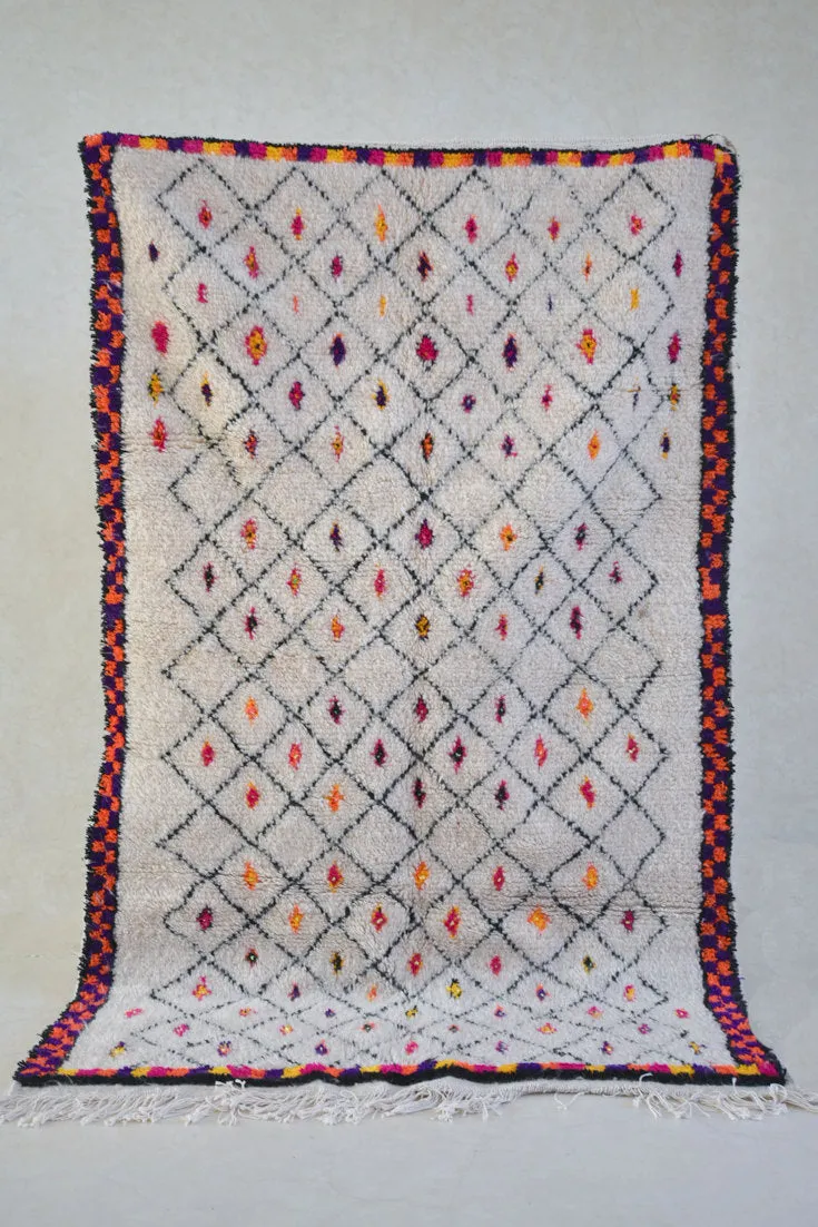 Azilal . Vintage Moroccan Rug. Wool Boucherouite Carpet. Modern Design.