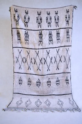 Azilal . Vintage Moroccan Rug. Wool Boucherouite Carpet. Modern Design.