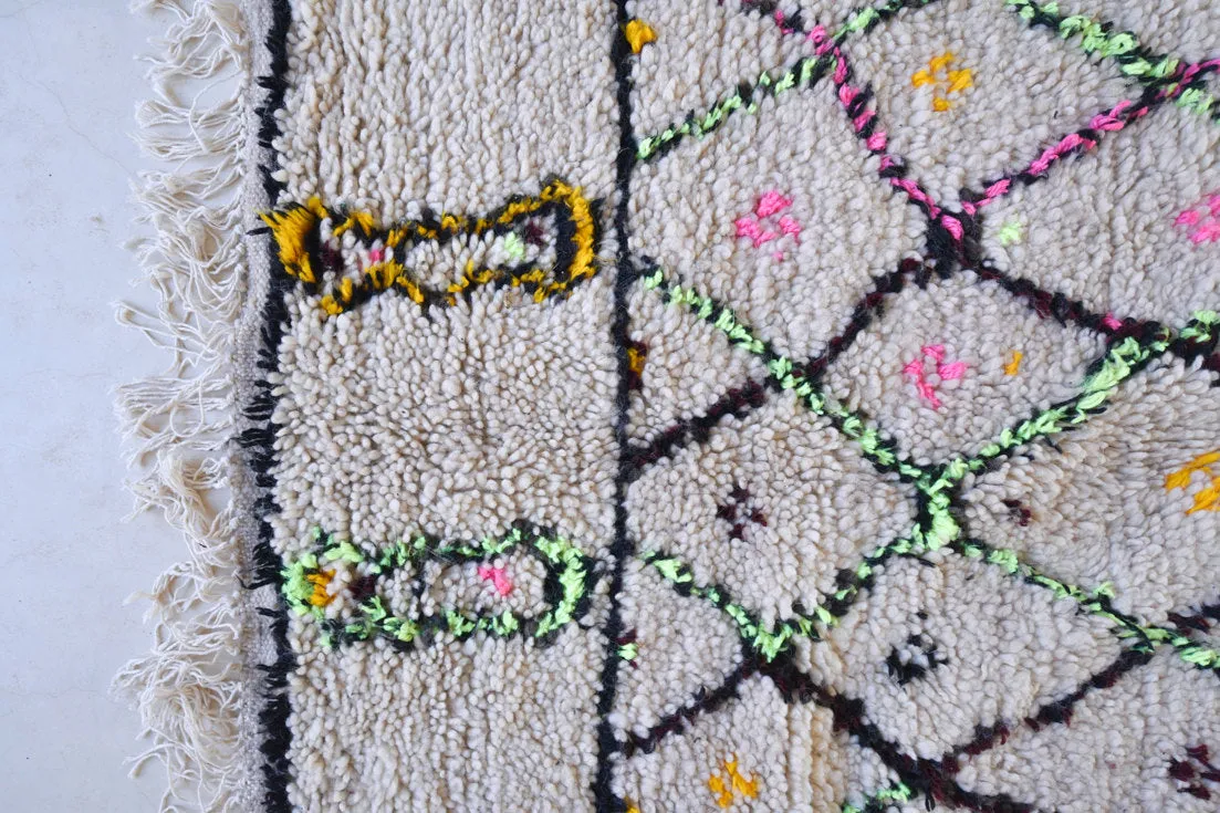 Azilal . Vintage Moroccan Rug. Wool Boucherouite Carpet. Modern Design.