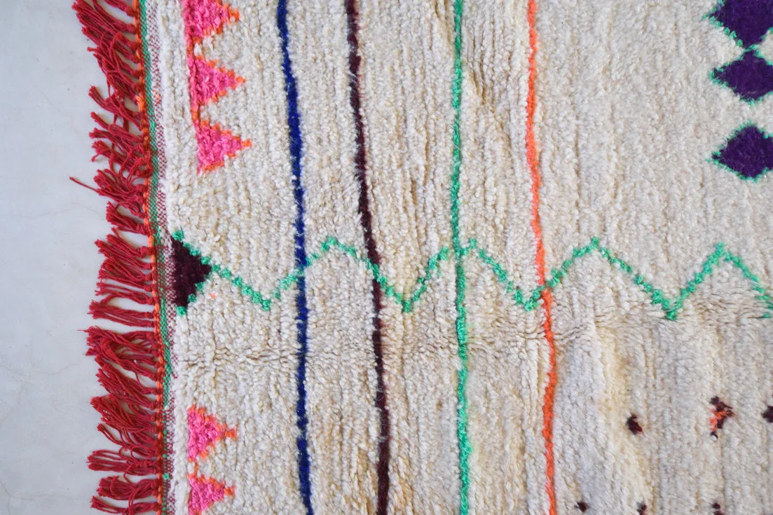 Azilal . Vintage Moroccan Rug. Wool Boucherouite Carpet. Modern Design.