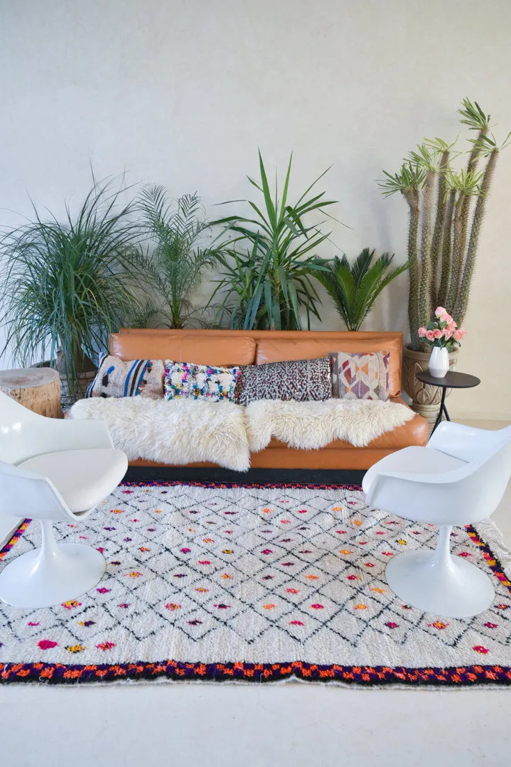 Azilal . Vintage Moroccan Rug. Wool Boucherouite Carpet. Modern Design.