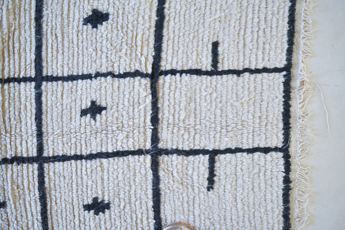 Azilal . Vintage Moroccan Rug. Wool Boucherouite Carpet. Modern Design.