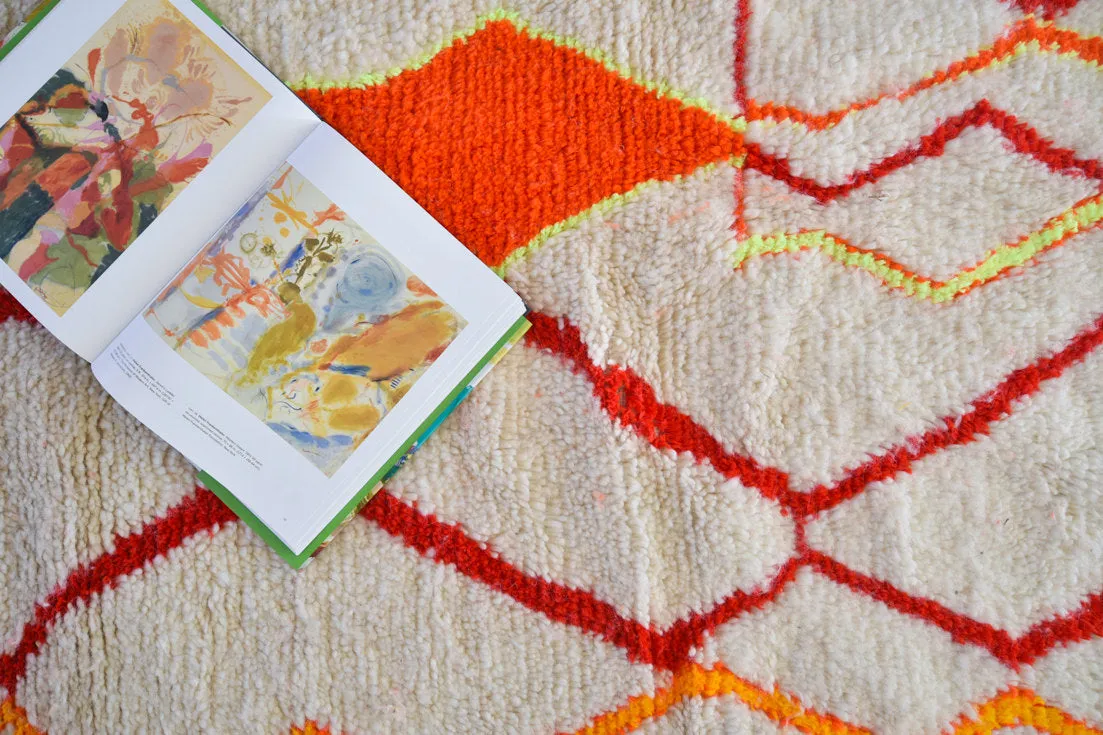 Azilal . Vintage Moroccan Rug. Wool Boucherouite Carpet. Modern Design.