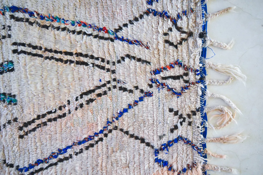 AZILAL. Vintage Moroccan Rug. Wool Boucherouite Carpet. Modern Design.