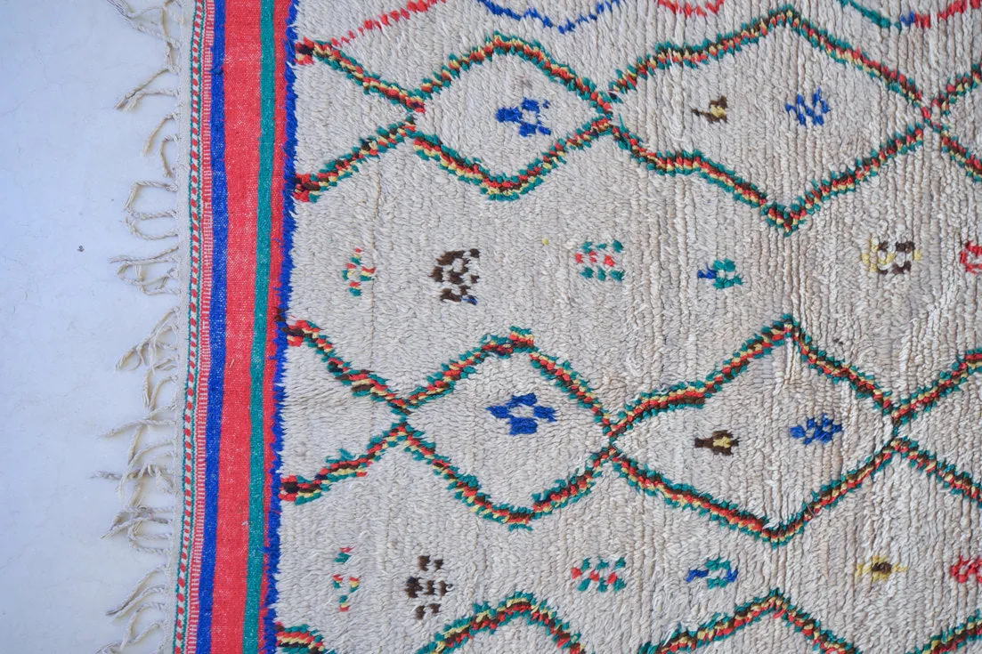 Azilal . Vintage Moroccan Rug. Wool Boucherouite Carpet. Modern Design.