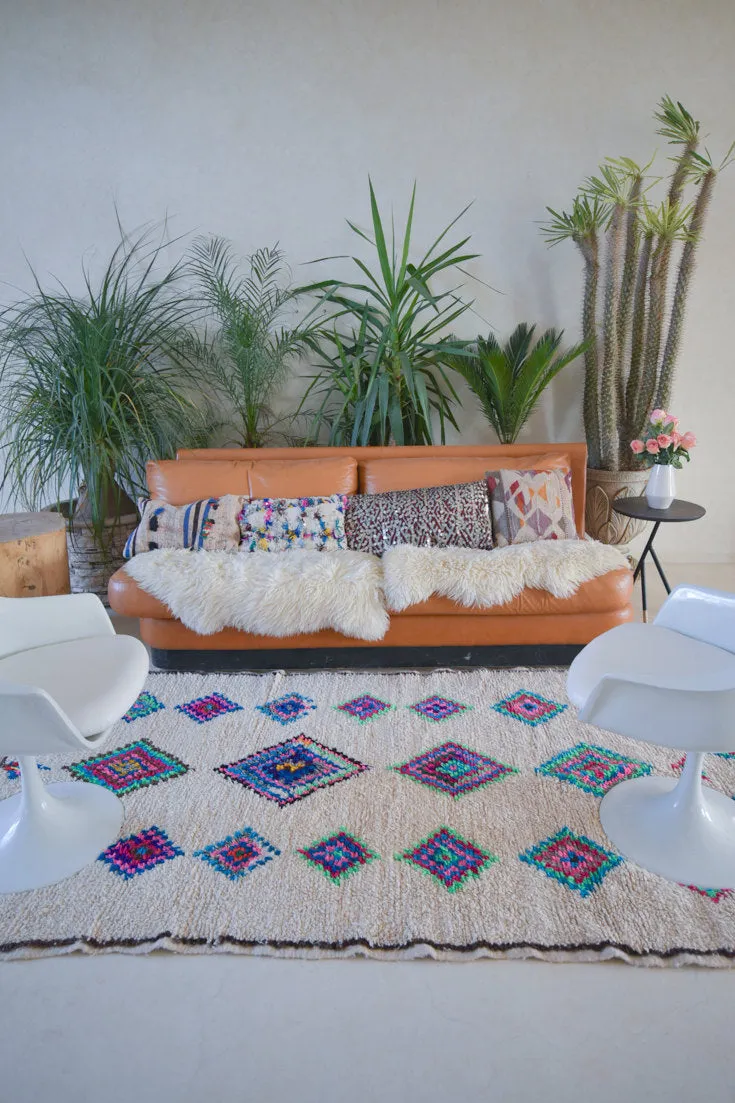 Azilal . Vintage Moroccan Rug. Wool Boucherouite Carpet. Modern Design.