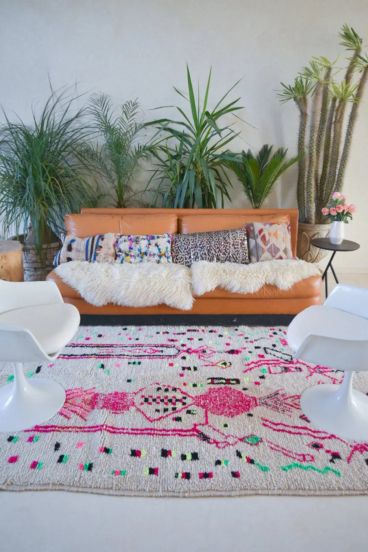 Azilal . Vintage Moroccan Rug. Wool Boucherouite Carpet. Modern Design.
