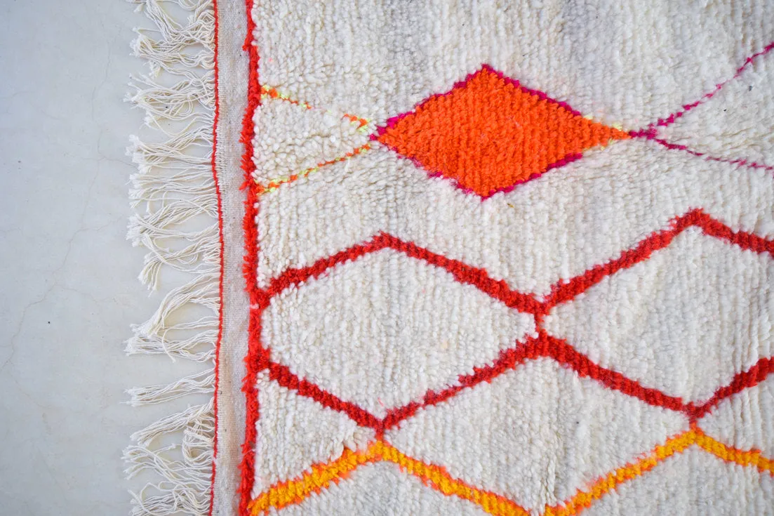 Azilal . Vintage Moroccan Rug. Wool Boucherouite Carpet. Modern Design.