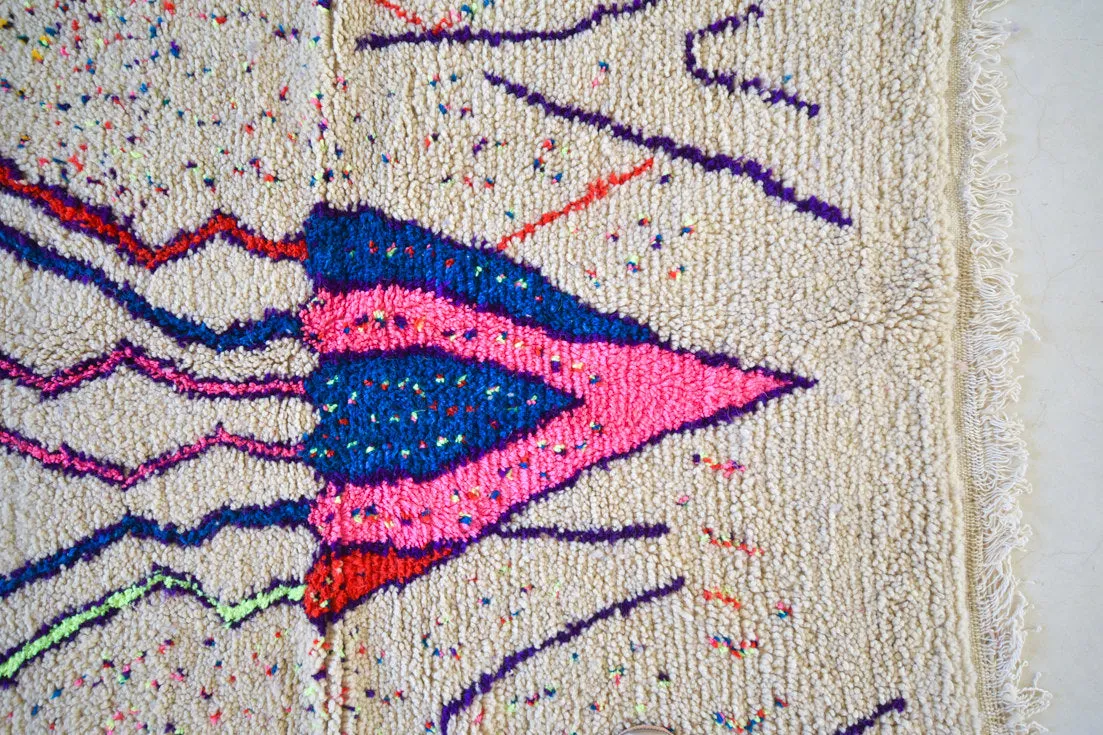 Azilal . Vintage Moroccan Rug. Wool Boucherouite Carpet. Modern Design.