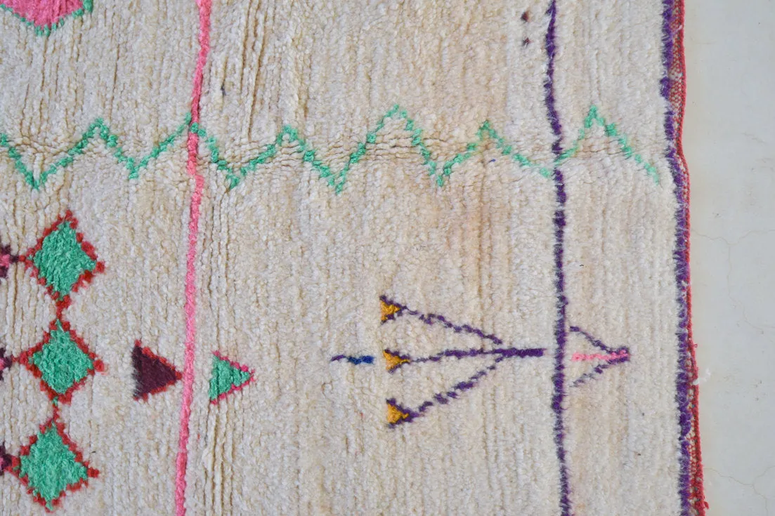 Azilal . Vintage Moroccan Rug. Wool Boucherouite Carpet. Modern Design.