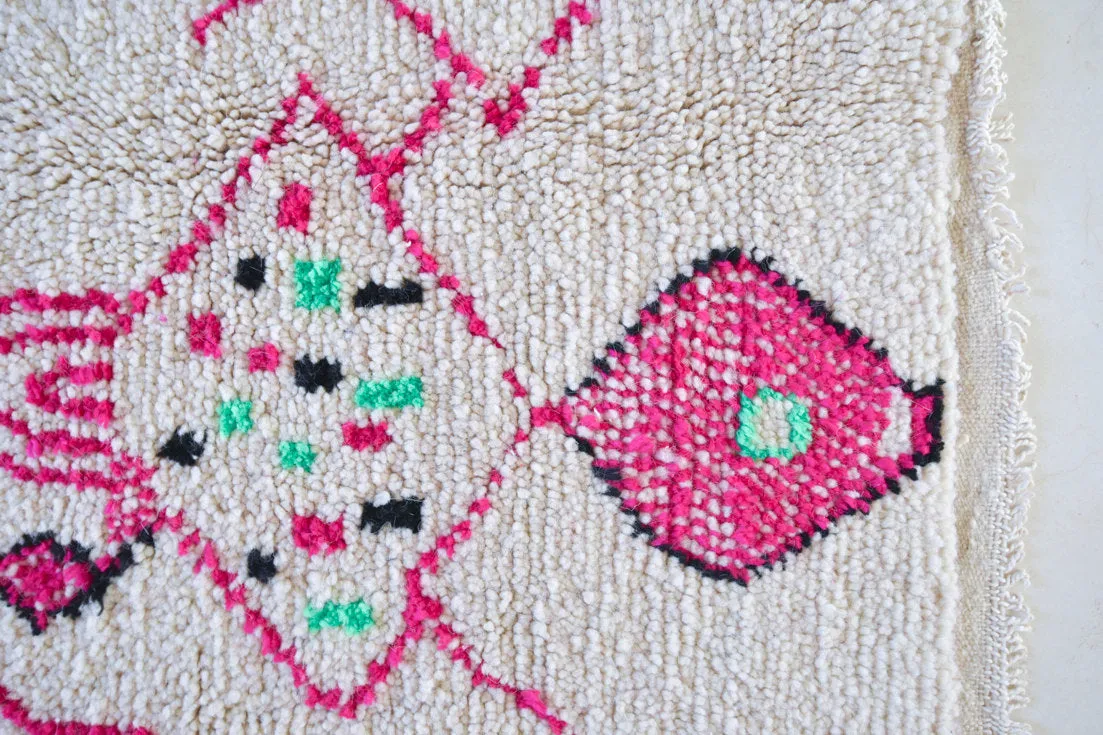 Azilal . Vintage Moroccan Rug. Wool Boucherouite Carpet. Modern Design.