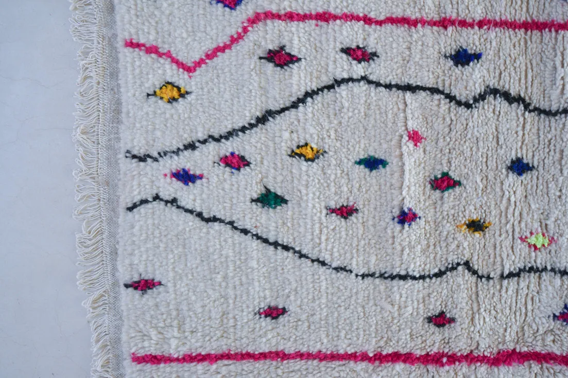 Azilal . Vintage Moroccan Rug. Wool Boucherouite Carpet. Modern Design.