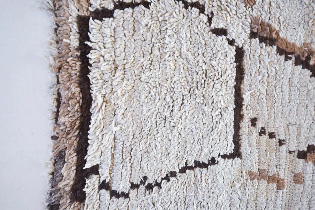 Azilal. Vintage Moroccan Rug. Wool Boucherouite Carpet. Modern Design.