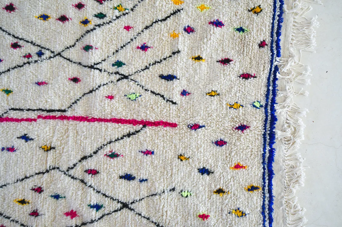 Azilal . Vintage Moroccan Rug. Wool Boucherouite Carpet. Modern Design.