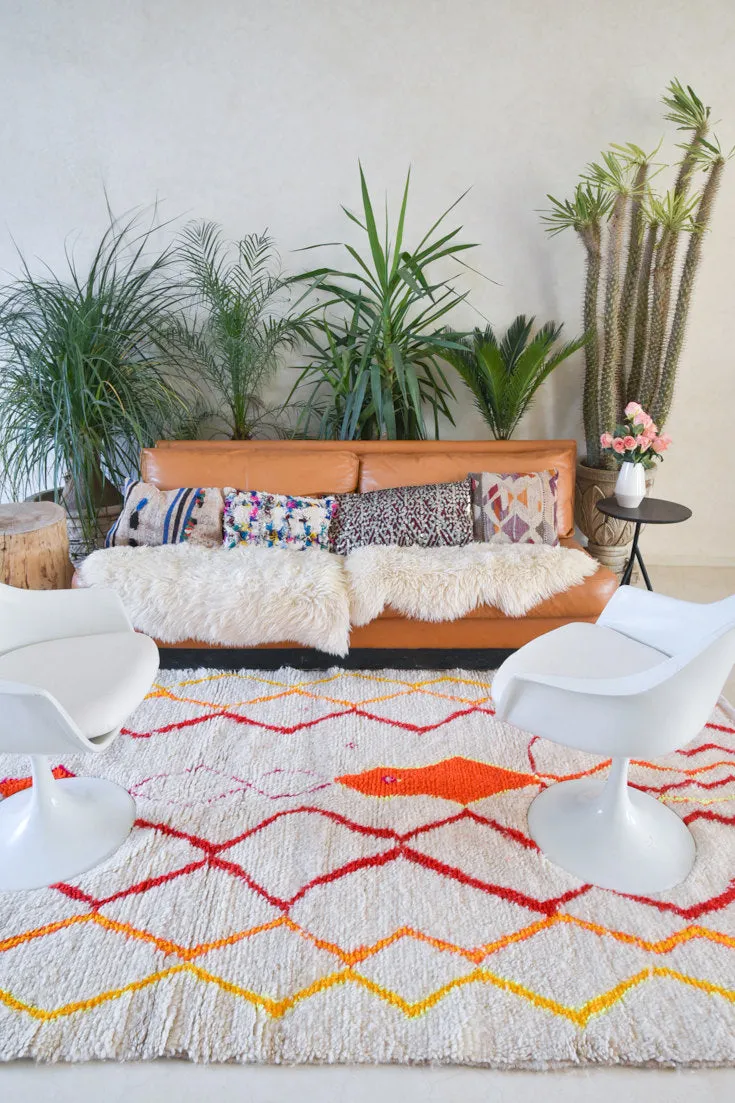 Azilal . Vintage Moroccan Rug. Wool Boucherouite Carpet. Modern Design.