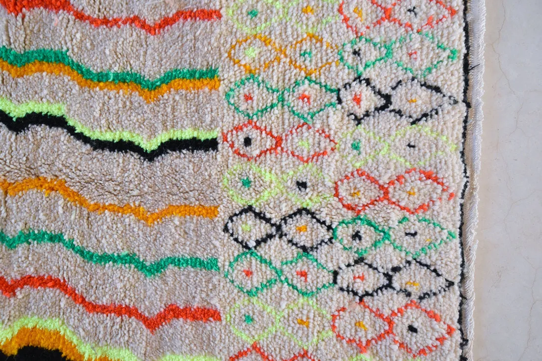 Azilal . Vintage Moroccan Rug. Wool Boucherouite Carpet. Modern Design.