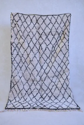 Azilal . Vintage Moroccan Rug. Wool Boucherouite Carpet. Modern Design.