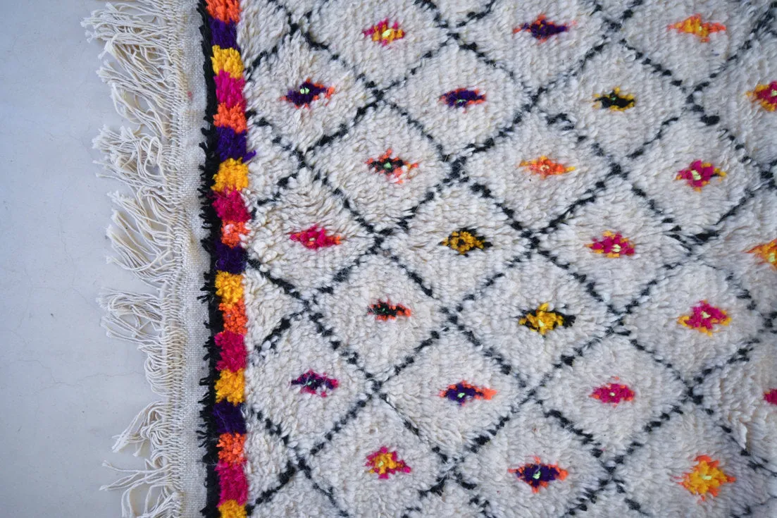 Azilal . Vintage Moroccan Rug. Wool Boucherouite Carpet. Modern Design.