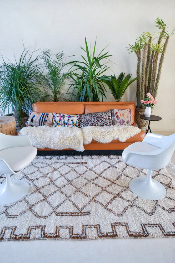 Azilal . Vintage Moroccan Rug. Wool Boucherouite Carpet. Modern Design.