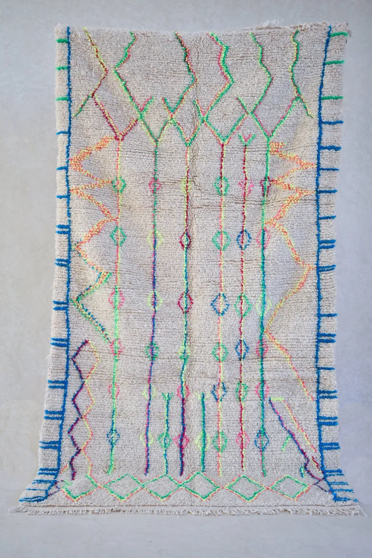 Azilal . Vintage Moroccan Rug. Wool Boucherouite Carpet. Modern Design.