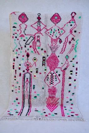 Azilal . Vintage Moroccan Rug. Wool Boucherouite Carpet. Modern Design.