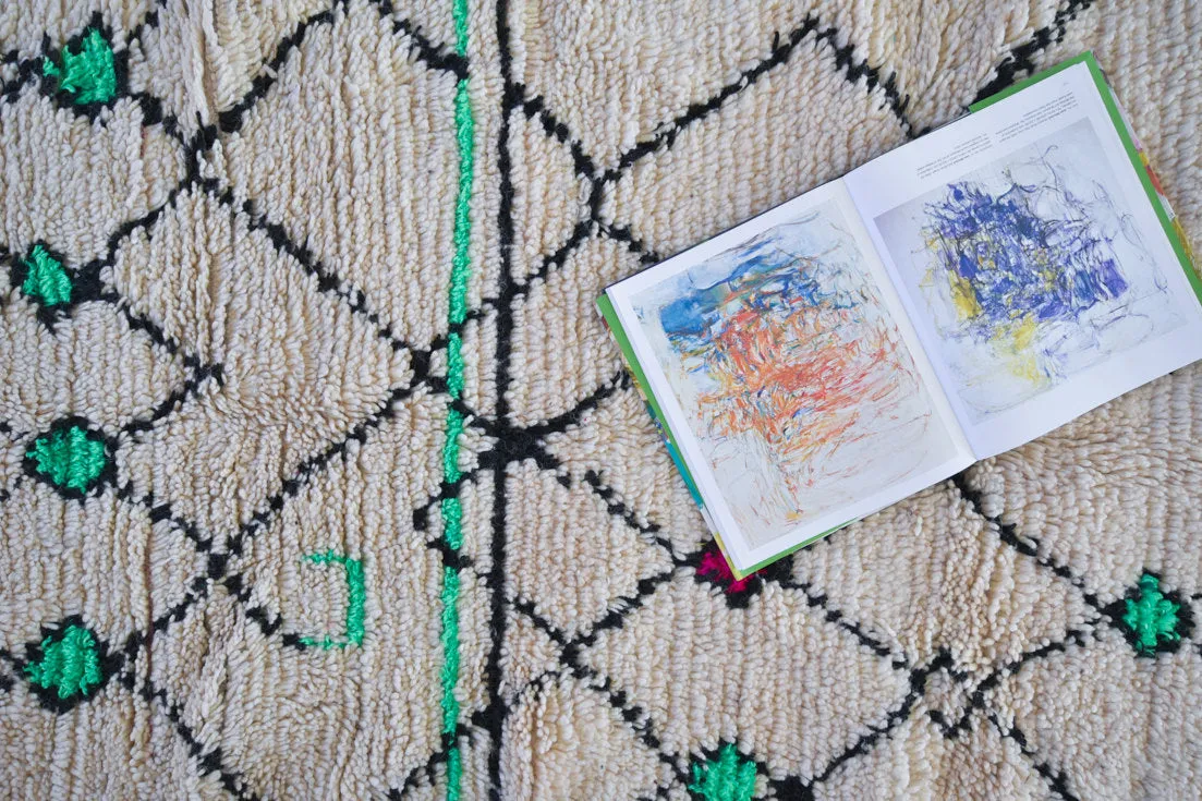Azilal . Vintage Moroccan Rug. Wool Boucherouite Carpet. Modern Design.