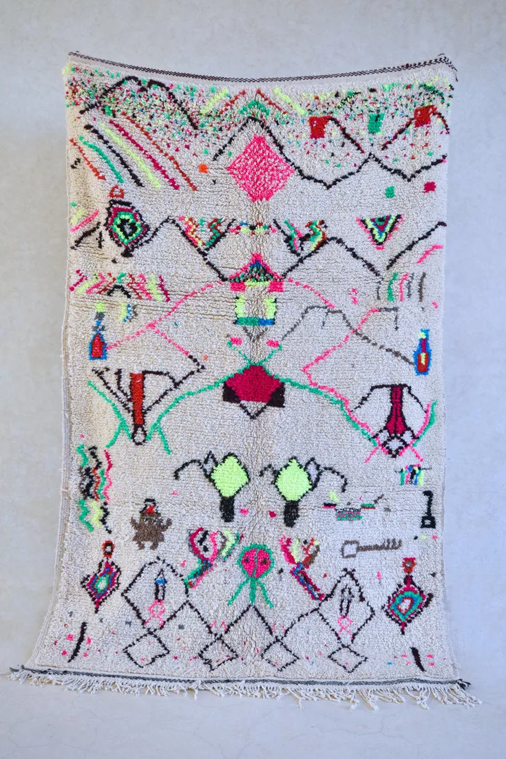 Azilal . Vintage Moroccan Rug. Wool Boucherouite Carpet. Modern Design.