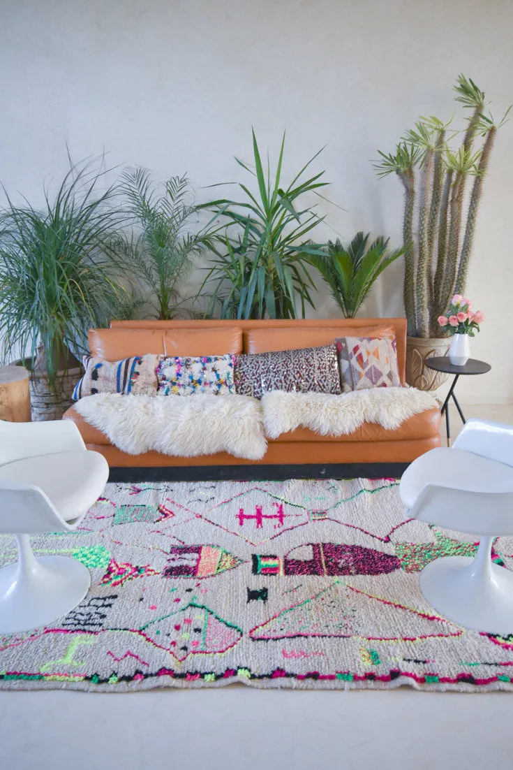 Azilal . Vintage Moroccan Rug. Wool Boucherouite Carpet. Modern Design.