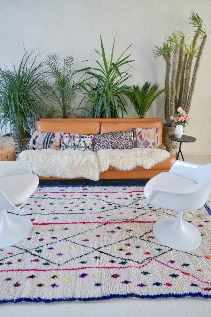Azilal . Vintage Moroccan Rug. Wool Boucherouite Carpet. Modern Design.