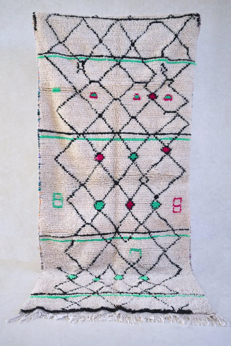 Azilal . Vintage Moroccan Rug. Wool Boucherouite Carpet. Modern Design.
